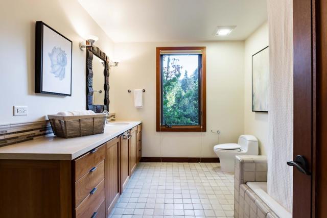 140 Farm Road, Woodside CA: https://media.crmls.org/mediaz/1b611f62-7ab2-4459-b955-f035fd81a5fe.jpg