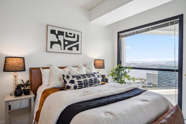 6363 Christie Avenue, Emeryville CA: https://media.crmls.org/mediaz/1b6169aa-178e-45be-a76a-f0dce72f18cf.jpg