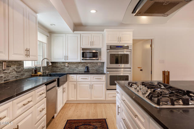 1009 Grandview Avenue, Ojai CA: https://media.crmls.org/mediaz/1b619f58-6559-4ab1-904c-8f726dcea3c1.jpg