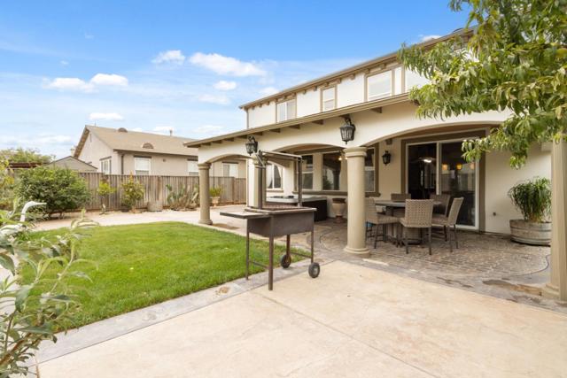 209 Sirrah Way, Greenfield CA: https://media.crmls.org/mediaz/1b634334-c71d-4931-a1c9-30ed27b05a31.jpg