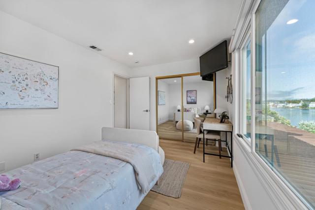 707 Santa Cruz Lane, Foster City CA: https://media.crmls.org/mediaz/1b651928-d5df-455f-9a2a-7b7e3644c481.jpg