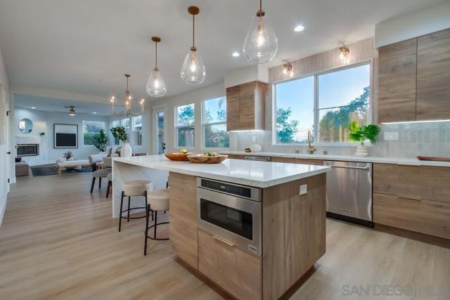 2482 San Clemente Ave, Vista CA: https://media.crmls.org/mediaz/1b6519a4-aeb6-4e91-922b-3cabad1fb9b2.jpg
