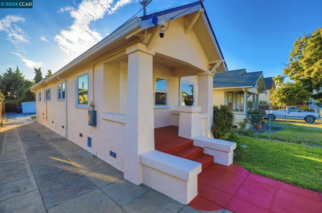 Image 1 of 19 For 3605 Mangels Ave