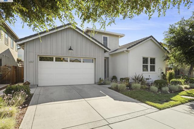 2595 Garden Farms Ave, Lathrop CA: https://media.crmls.org/mediaz/1b656c8f-faf5-44ee-b6d3-463ceb575e2f.jpg