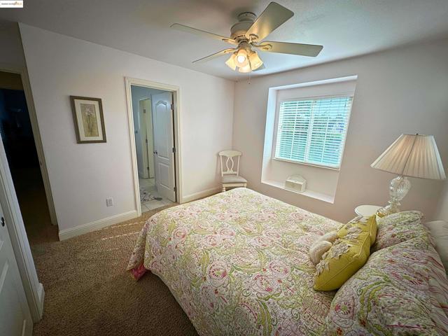 1327 Remington Ct, Tracy CA: https://media.crmls.org/mediaz/1b65c203-cf38-4728-8f33-e3348dc57549.jpg