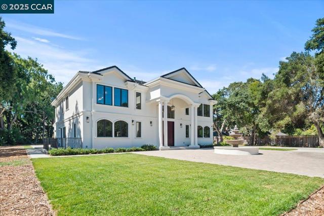 74 Middlefield Rd, Atherton CA: https://media.crmls.org/mediaz/1b66874c-5bae-411a-8175-1c598d29cdde.jpg