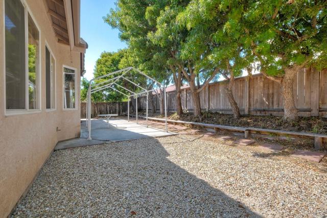 Detail Gallery Image 33 of 34 For 1789 Clydesdale Ct, Oceanside,  CA 92057 - 3 Beds | 2 Baths