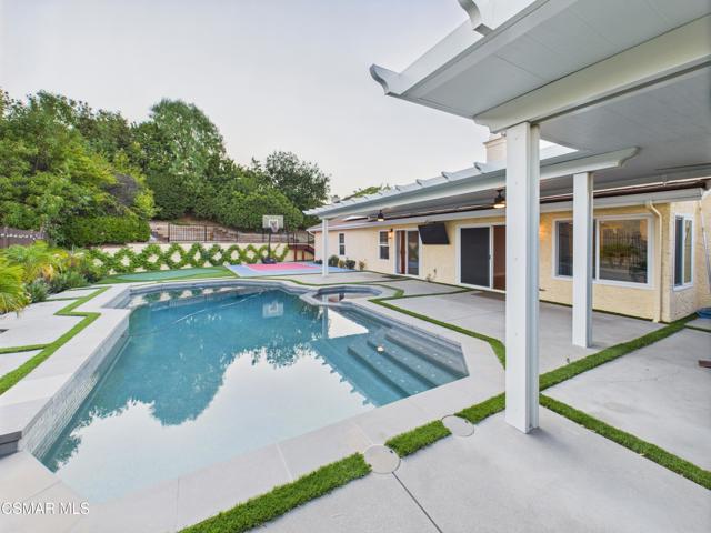 29650 Kimberly Drive, Agoura Hills CA: https://media.crmls.org/mediaz/1b671476-c1f5-43ec-a5f8-303375cc93f1.jpg