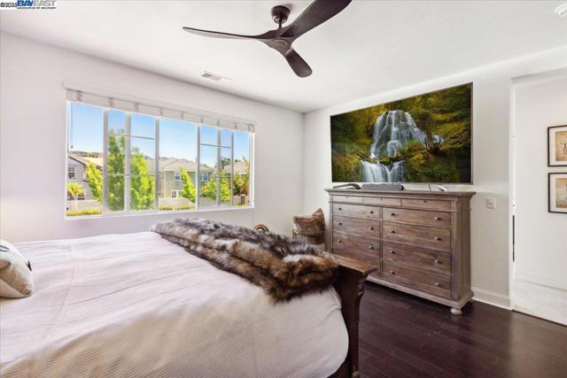366 Karelian St, Danville CA: https://media.crmls.org/mediaz/1b67d3a8-7473-4af0-b937-391abb90e43e.jpg