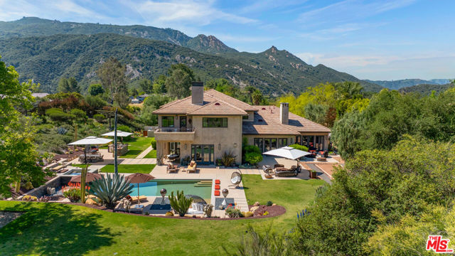 25029 Abercrombie Lane, Calabasas CA: https://media.crmls.org/mediaz/1b6811b2-b79e-46e3-b99f-d7b33f7c5c04.jpg