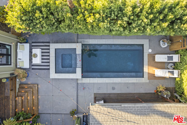 1528 N Curson Avenue, Los Angeles CA: https://media.crmls.org/mediaz/1b681e13-ab95-41d1-81c4-b160e6fa9330.jpg