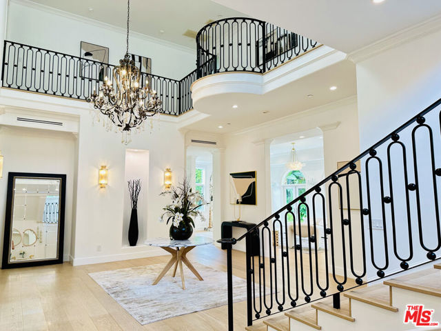 1447 San Ysidro Drive, Beverly Hills CA: https://media.crmls.org/mediaz/1b69407a-acc8-439c-8d48-33c29e3ae421.jpg
