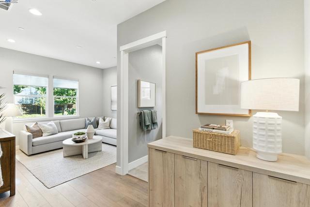 1685 Arione Street, Brentwood CA: https://media.crmls.org/mediaz/1b697bce-408d-48eb-a430-4e2f7d08402f.jpg