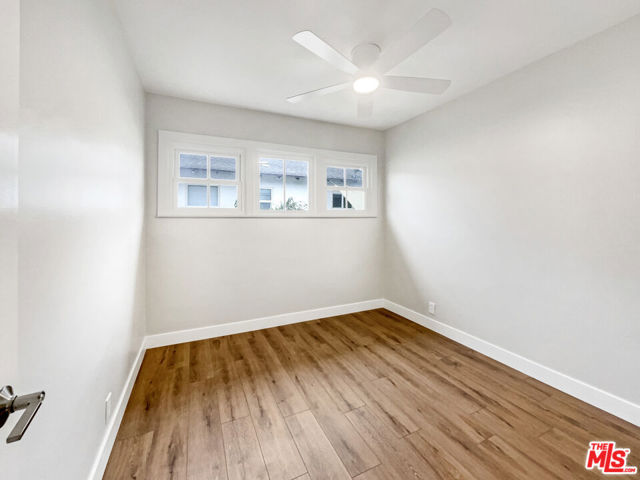 264 S Joanne Avenue, Ventura CA: https://media.crmls.org/mediaz/1b698658-2fde-4396-bb81-5d6ab20100eb.jpg