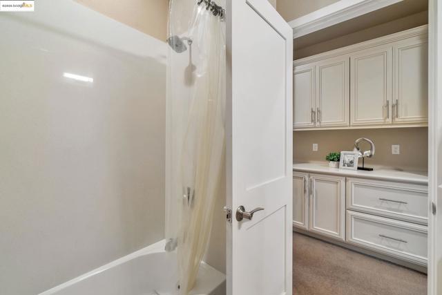 114 Teasel Cmn, Livermore CA: https://media.crmls.org/mediaz/1b6b77a4-8e12-42e5-ab9b-9501b39255de.jpg