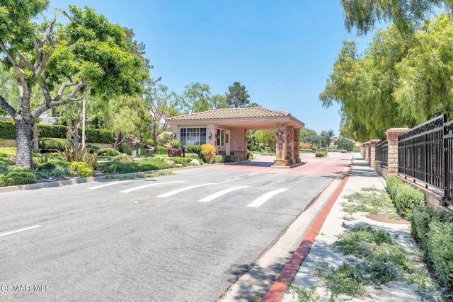 1847 Fox Springs Circle, Newbury Park CA: https://media.crmls.org/mediaz/1b6b88cc-4a5f-4a48-85bc-052d3792b7fb.jpg