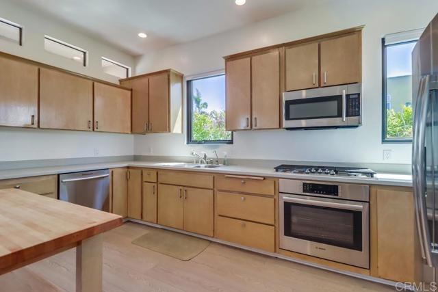 Detail Gallery Image 15 of 66 For 170 Jupiter St a,  Encinitas,  CA 92024 - 4 Beds | 3 Baths