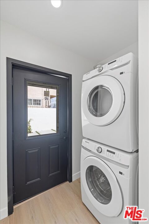 5530 Geer Avenue, Los Angeles CA: https://media.crmls.org/mediaz/1b6bb08f-e2df-434f-a050-edf771ebf9a0.jpg