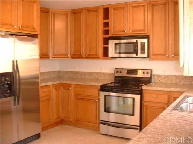 Detail Gallery Image 2 of 13 For 7101 Teasdale Ave., San Diego,  CA 92122 - 3 Beds | 2 Baths