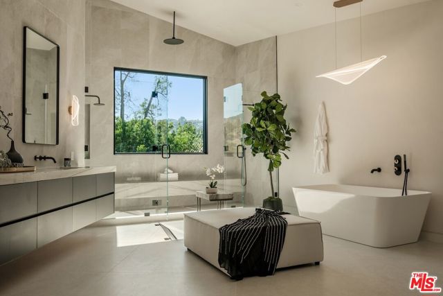 Image 21 of 43 For 19378 Lemmer Drive