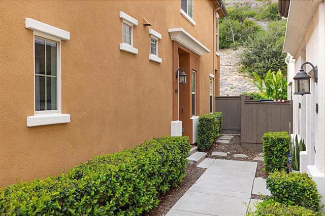 Image 42 of 54 For 2756 Bellezza Dr.