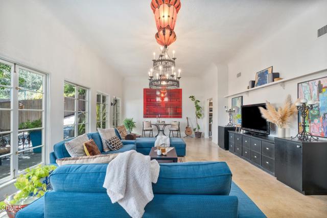 Detail Gallery Image 12 of 64 For 2707 Hermosita Dr, Glendale,  CA 91208 - 3 Beds | 3/1 Baths