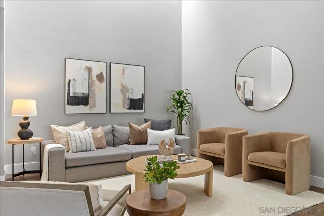 914 10th St, Imperial Beach CA: https://media.crmls.org/mediaz/1b6ea932-ee19-4d9f-a28f-c0e550f5b6a0.jpg