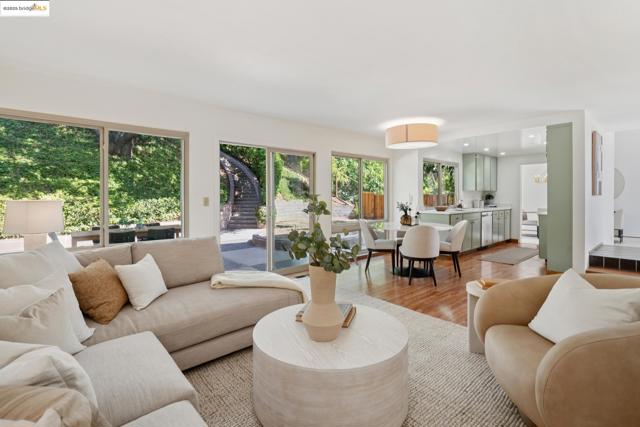 5821 Cold Water Dr, Castro Valley CA: https://media.crmls.org/mediaz/1b6ed6e2-9e45-416f-8494-0a6ac23d0b5e.jpg