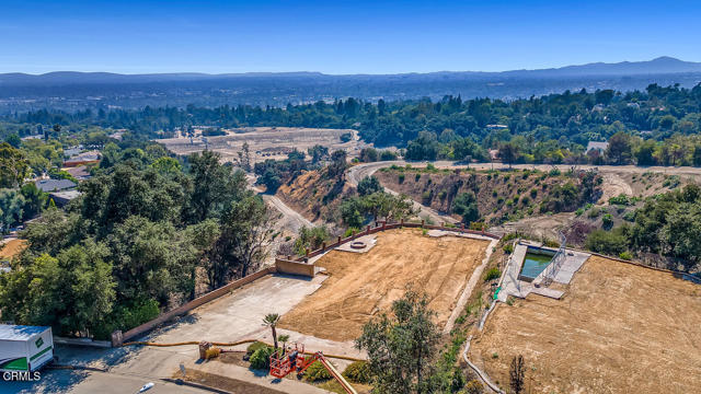 3660 Ranch Top Road, Pasadena CA: https://media.crmls.org/mediaz/1b6f1cf5-1329-4da3-9eb8-9ece5be6a35c.jpg