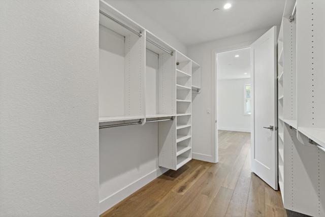 18825 Montalvo Oaks Circle, Monte Sereno CA: https://media.crmls.org/mediaz/1b6f81b9-2a33-4b3f-ad81-931608e53db0.jpg