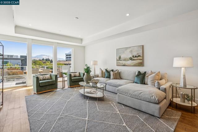 1756 Cole Ave, Walnut Creek CA: https://media.crmls.org/mediaz/1b70c653-0d1a-42a5-836b-520a7f95388a.jpg