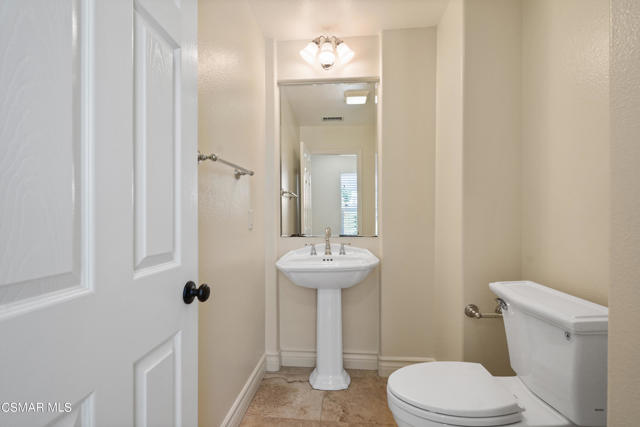 6077 Mandeville Place, Oak Park CA: https://media.crmls.org/mediaz/1b713d7a-1ee4-47ca-8fd9-a6b3b424f6e2.jpg