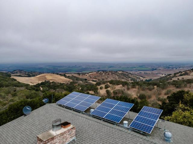 380 Hillside Road, San Juan Bautista CA: https://media.crmls.org/mediaz/1b725d32-cfac-4c43-aa7a-4b039d7776e2.jpg