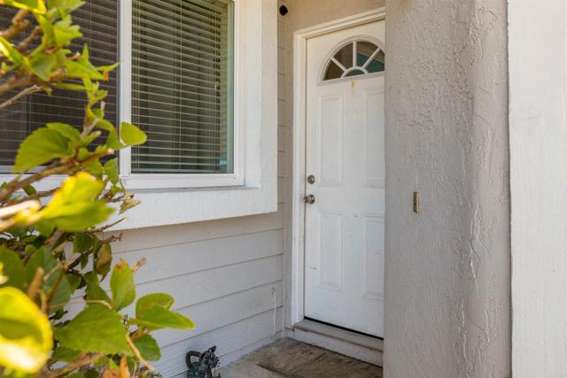 Detail Gallery Image 2 of 22 For 8449 Snow White Dr, El Cajon,  CA 92021 - 3 Beds | 2 Baths