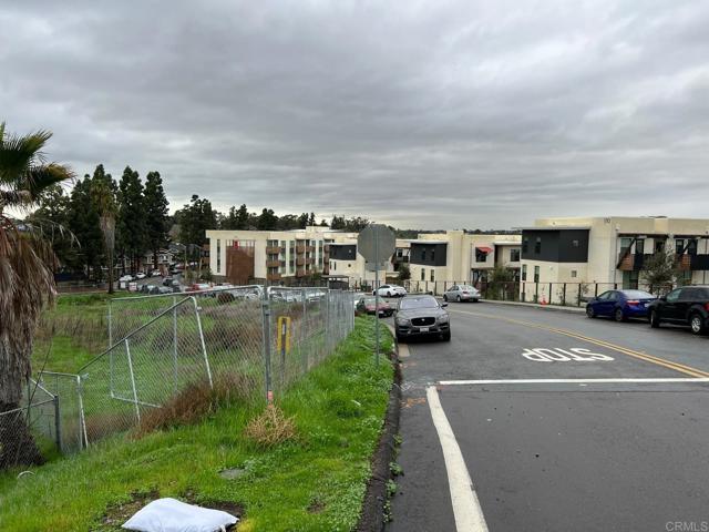 280 BONITA GLEN DR., Chula Vista CA: https://media.crmls.org/mediaz/1b73b185-5009-403b-b42c-f1f79f83d761.jpg