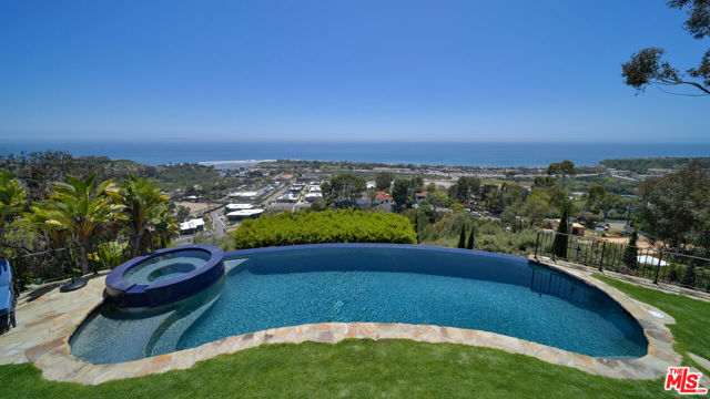 23806 Malibu Crest Drive, Malibu CA: https://media.crmls.org/mediaz/1b74822f-233c-477b-befa-c07268cde0bb.jpg