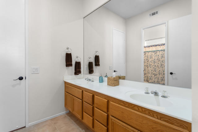 74629 Lavender Way, Palm Desert CA: https://media.crmls.org/mediaz/1b74d92a-280d-483d-bd16-859b4012d56c.jpg