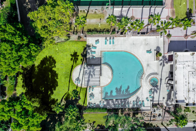 77576 Calle Las Brisas N, Palm Desert CA: https://media.crmls.org/mediaz/1b74f0e0-3475-4e18-9769-70cb67e7753b.jpg