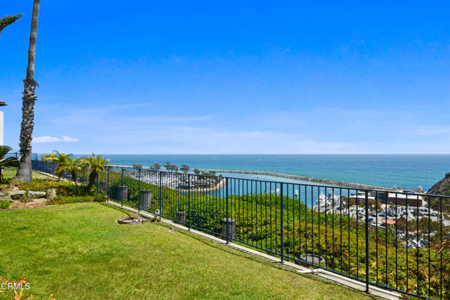 24242 Santa Clara Avenue, Dana Point CA: https://media.crmls.org/mediaz/1b75a0f0-4255-4bc9-902f-f1293a36f9c9.jpg