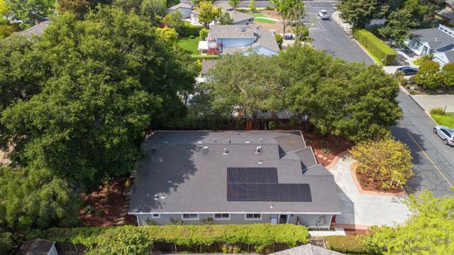 2031 Farndon Avenue, Los Altos CA: https://media.crmls.org/mediaz/1b76fec5-0e96-4a5a-903a-6ed90cb2419a.jpg