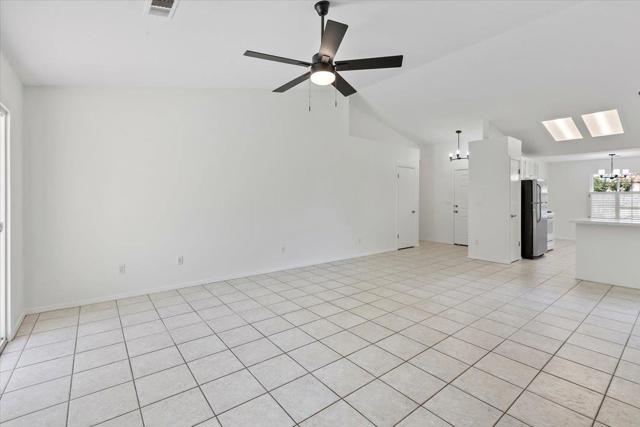 2181 Osborne Circle, Hollister CA: https://media.crmls.org/mediaz/1b77c493-a0a8-4ab2-b41f-7e4be62108f4.jpg