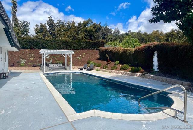 Image 36 of 62 For 9431 Lilac Rd