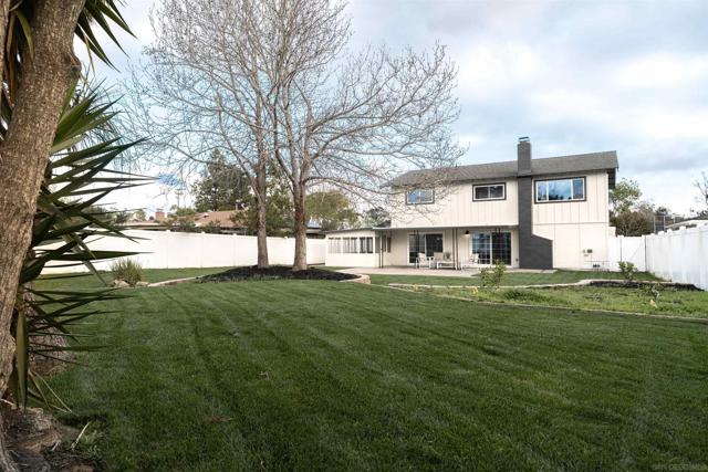 3624 Governor Dr, San Diego CA: https://media.crmls.org/mediaz/1b78c60a-2bae-45cc-ab39-1511bf9e1aee.jpg