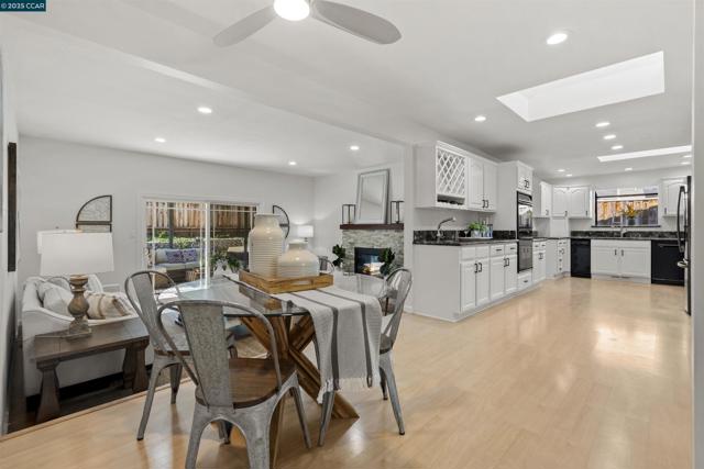 109 Baldwin Dr, Danville CA: https://media.crmls.org/mediaz/1b78fa18-e82d-4fd4-a9be-8c33fcac2206.jpg