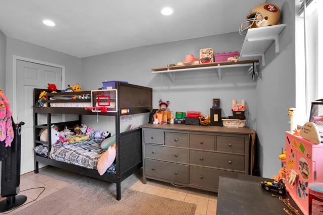 3225 Hillman Lane, Royal Oaks CA: https://media.crmls.org/mediaz/1b79268f-7570-4718-82d6-a12bca98e384.jpg