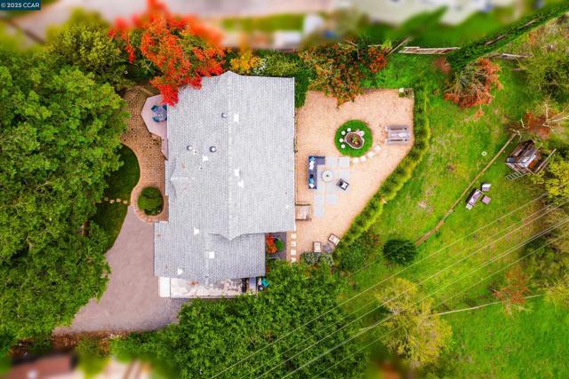 1085 Oak Hill Road #D, Lafayette CA: https://media.crmls.org/mediaz/1b792c31-08b3-4588-b3ff-291e188e2662.jpg