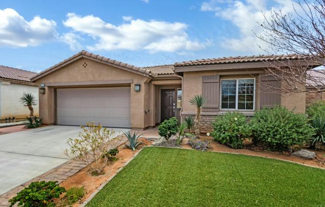 84131 Azzura Way, Indio CA: https://media.crmls.org/mediaz/1b793bdd-8dbf-4136-ab31-3cc9c8805449.jpg