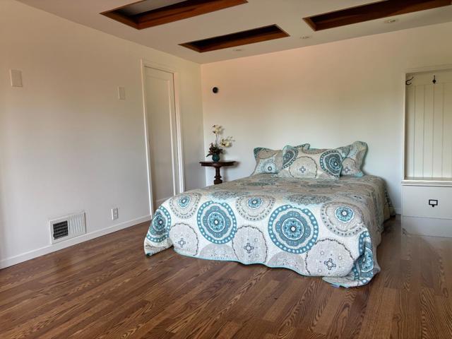 108 Santa Maria Avenue, Portola Valley CA: https://media.crmls.org/mediaz/1b79ba50-9f4d-4eb8-a49a-3fe36a99c4c5.jpg