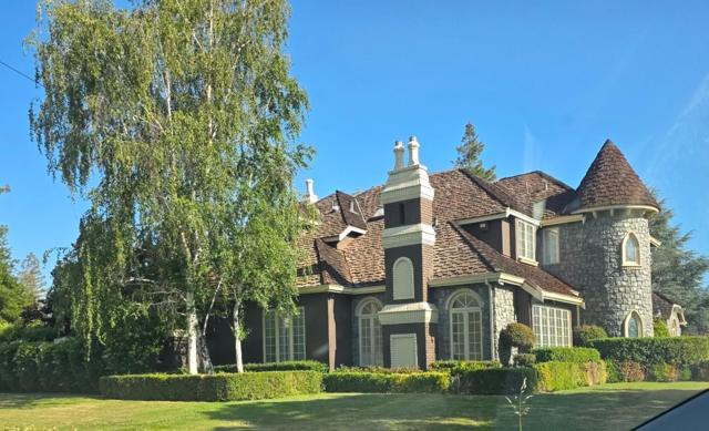 14111 Chester Avenue, Saratoga CA: https://media.crmls.org/mediaz/1b7a42f7-5d2b-4220-8546-784c234b4228.jpg