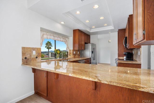Detail Gallery Image 10 of 43 For 1956 Cherrywood St, Vista,  CA 92081 - 4 Beds | 2/1 Baths